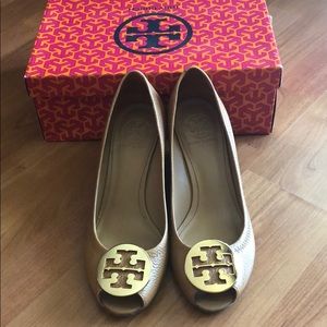 NWT Tory Burch - Open toed kitty wedges